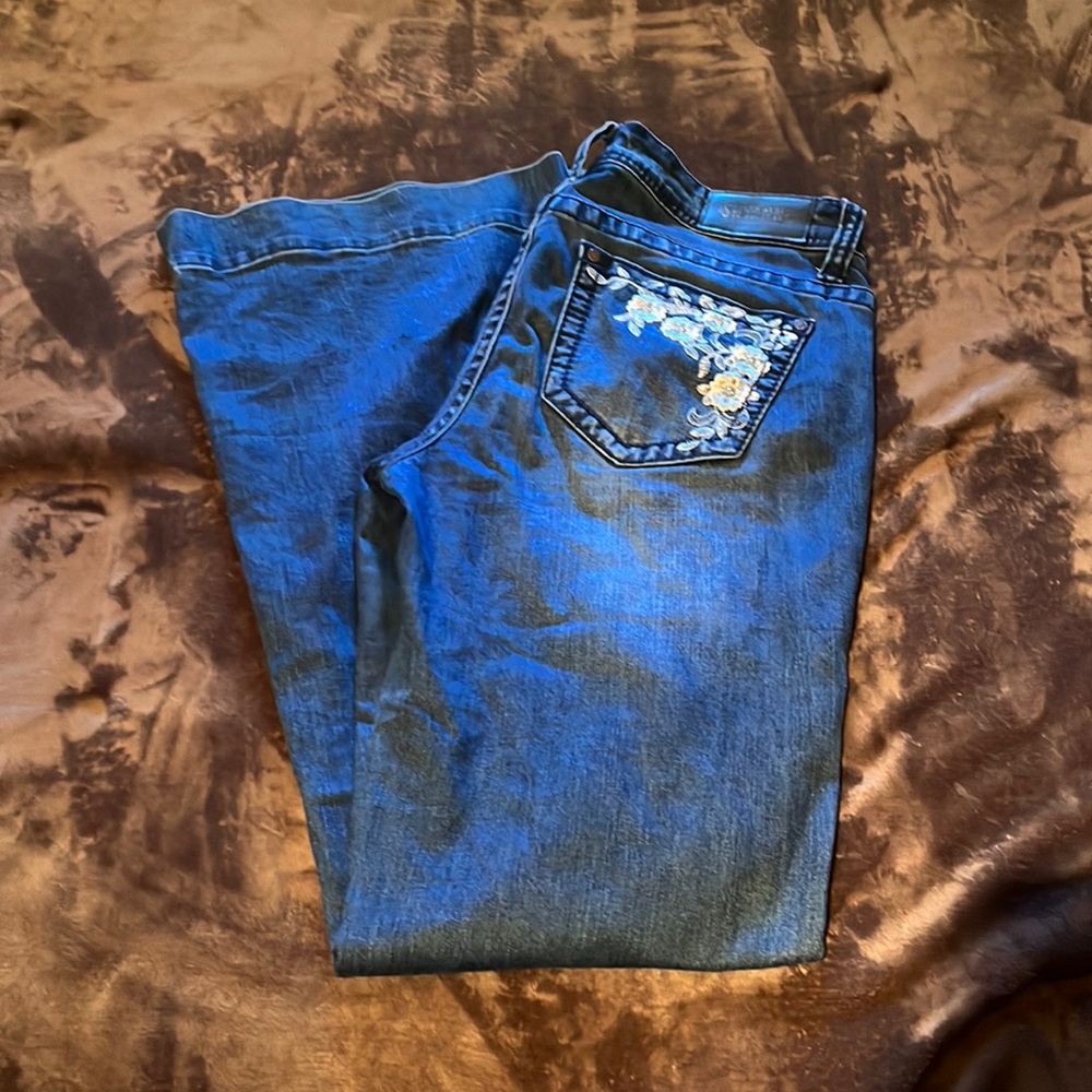 Dark Blue Women's Embroidered Pocket Jeans